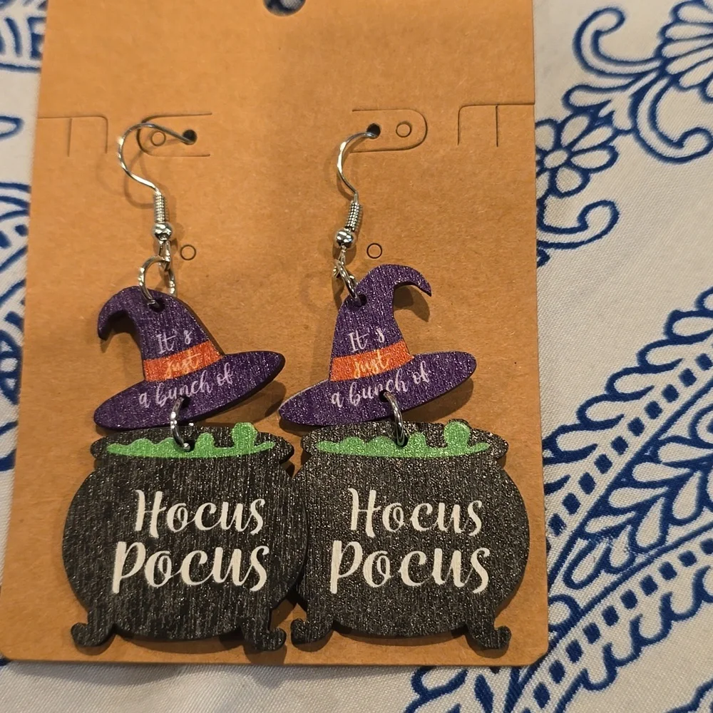 ❤️10/$20 New Halloween earrings Hocus